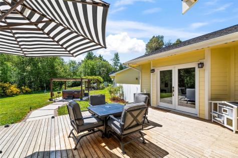 1327 196th Avenue NW Lakebay WA 98349