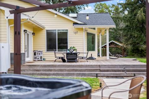 1327 196th Avenue NW Lakebay WA 98349