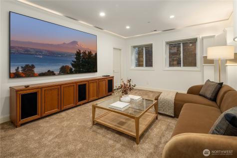 6577 102nd Avenue NE Kirkland WA 98033