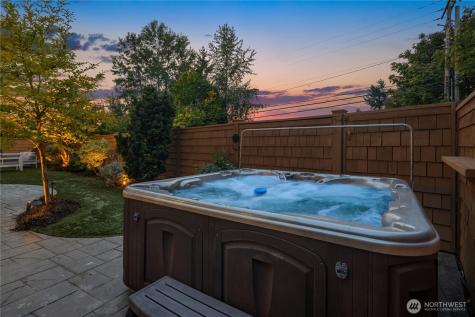 6577 102nd Avenue NE Kirkland WA 98033