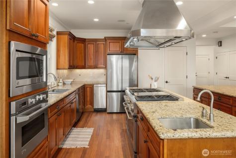 6577 102nd Avenue NE Kirkland WA 98033