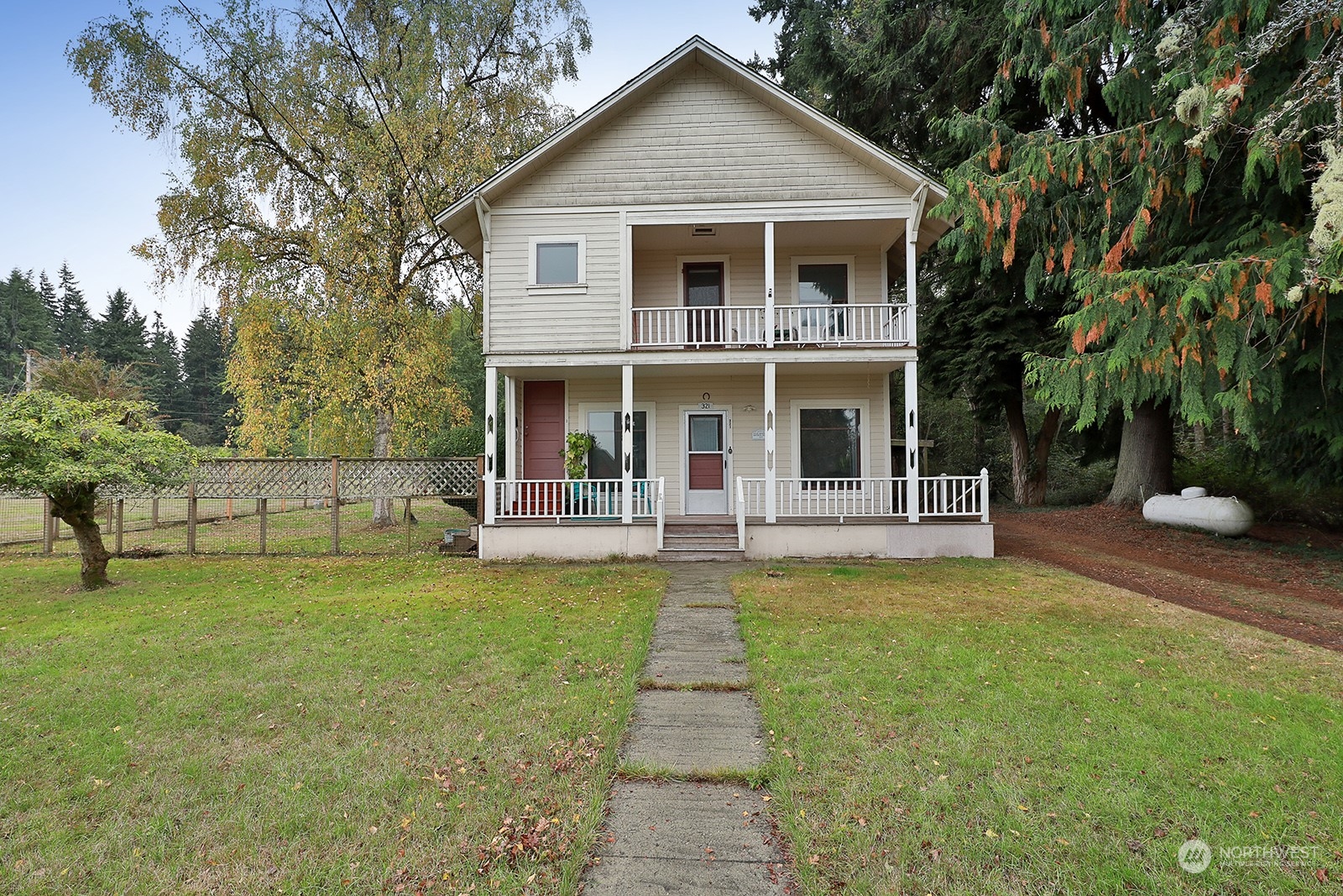 321 Edgecliff Drive Langley WA 98260
