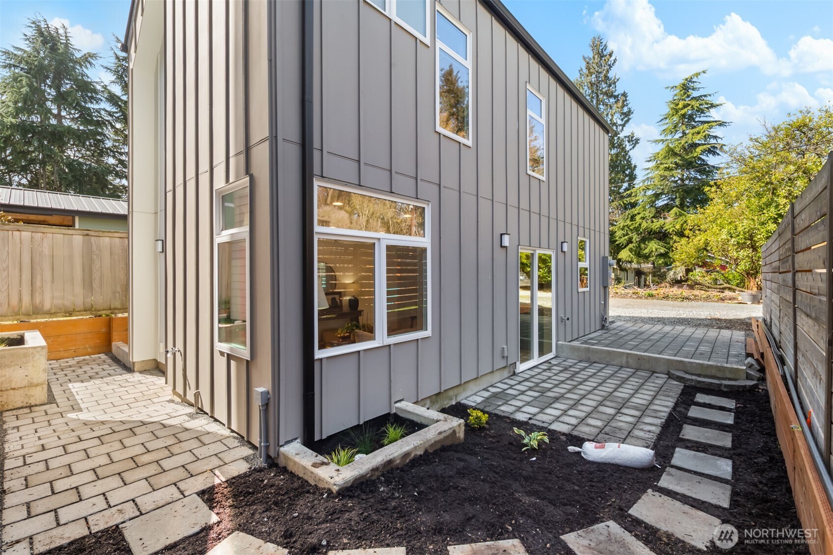 2935 39th Avenue SW Seattle WA 98116