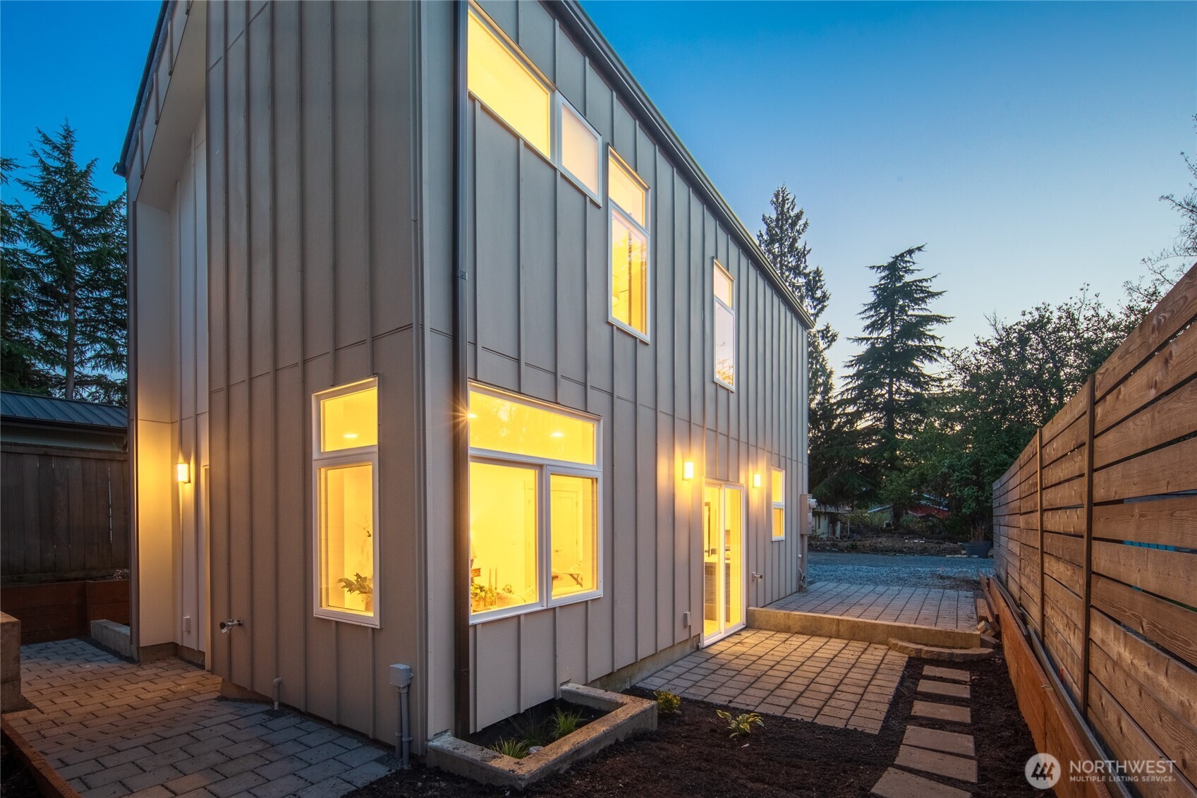 2935 39th Avenue SW Seattle WA 98116