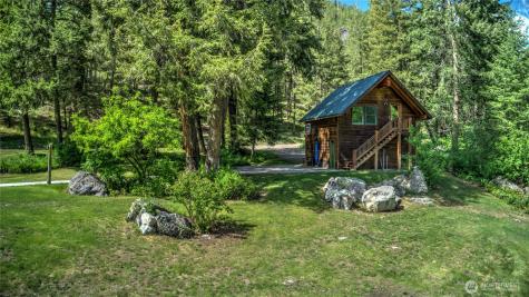 19 A And B Two Rivers Road Mazama WA 98833