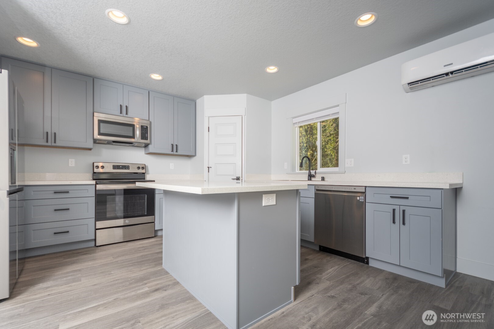 206 Oak Street Winlock WA 98596