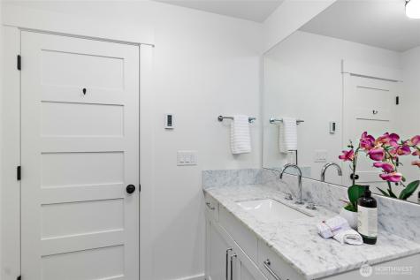2708 1st Avenue W Seattle WA 98119