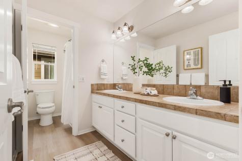3463 NE Madison Way Issaquah WA 98029