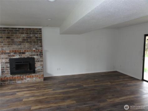 523 160th Street E Tacoma WA 98445