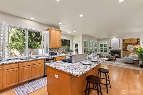 1239 216th Avenue NE Sammamish WA 98074