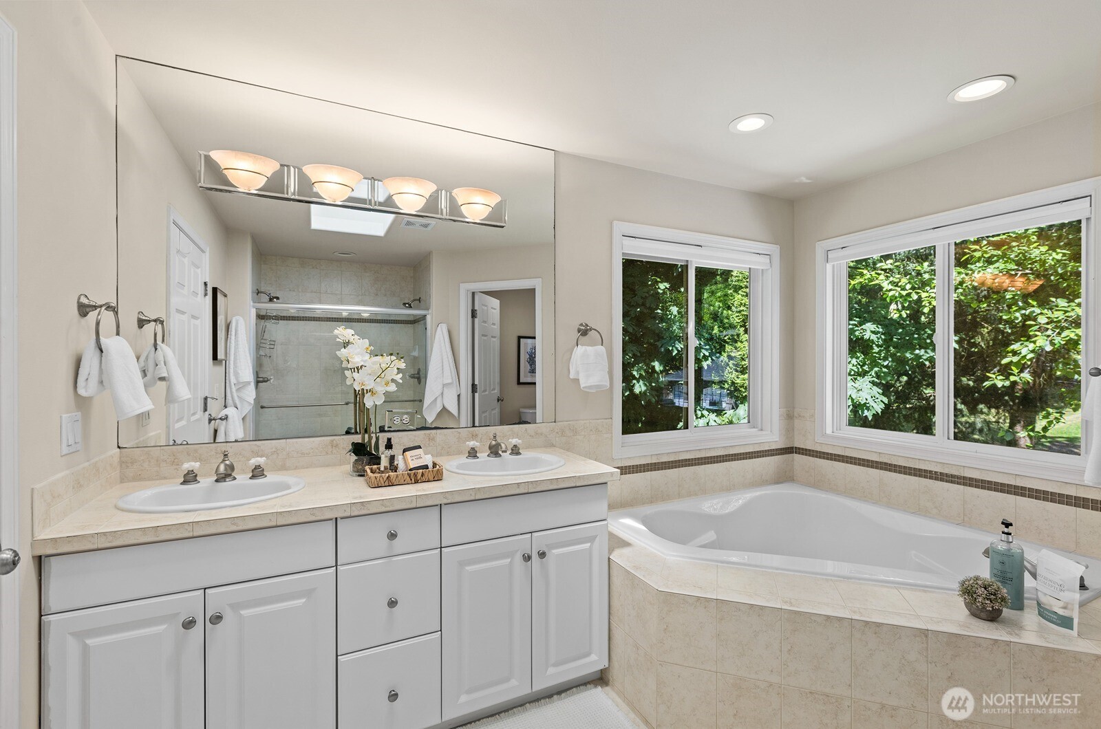 1239 216th Avenue NE Sammamish WA 98074