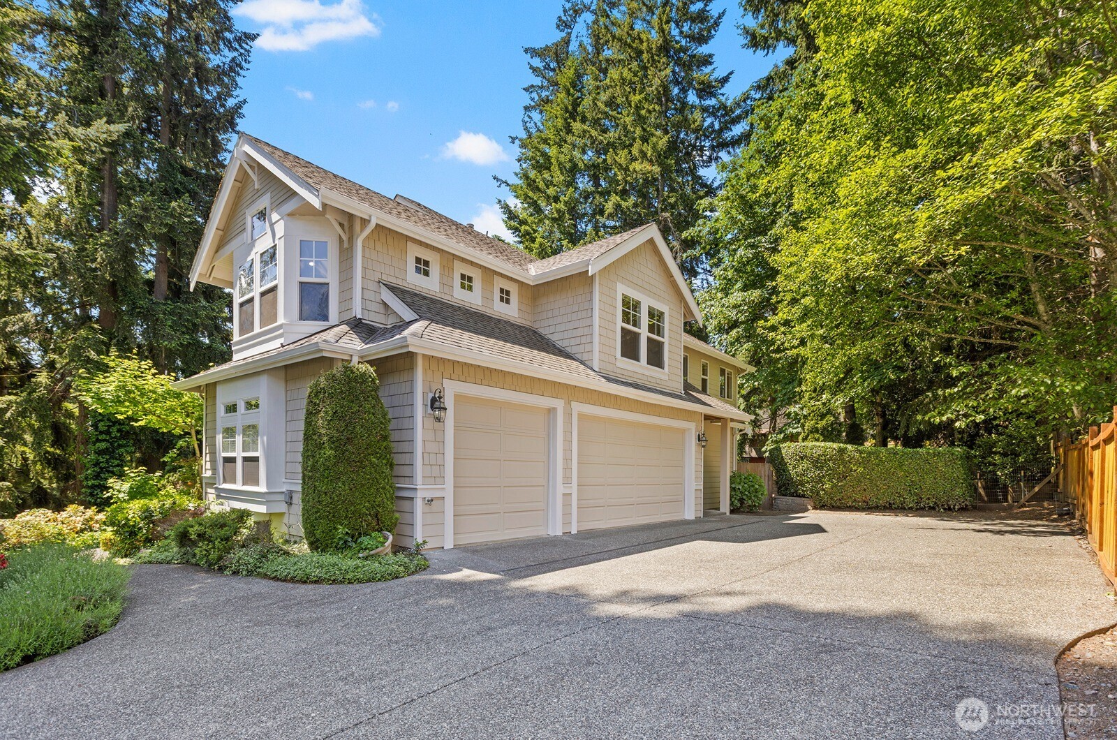 1239 216th Avenue NE Sammamish WA 98074