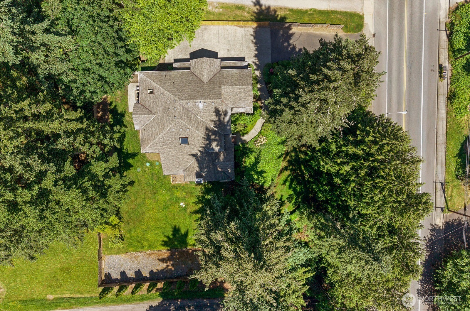 1239 216th Avenue NE Sammamish WA 98074