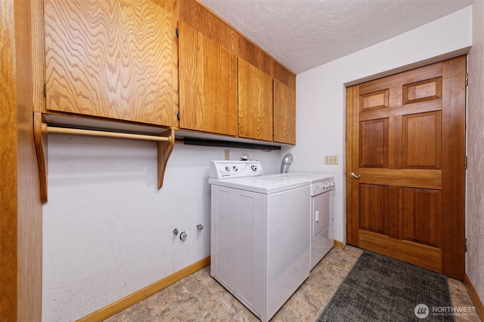 6041 E Agate Road Shelton WA 98584