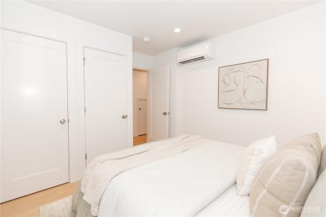1530 25th Avenue Seattle WA 98122