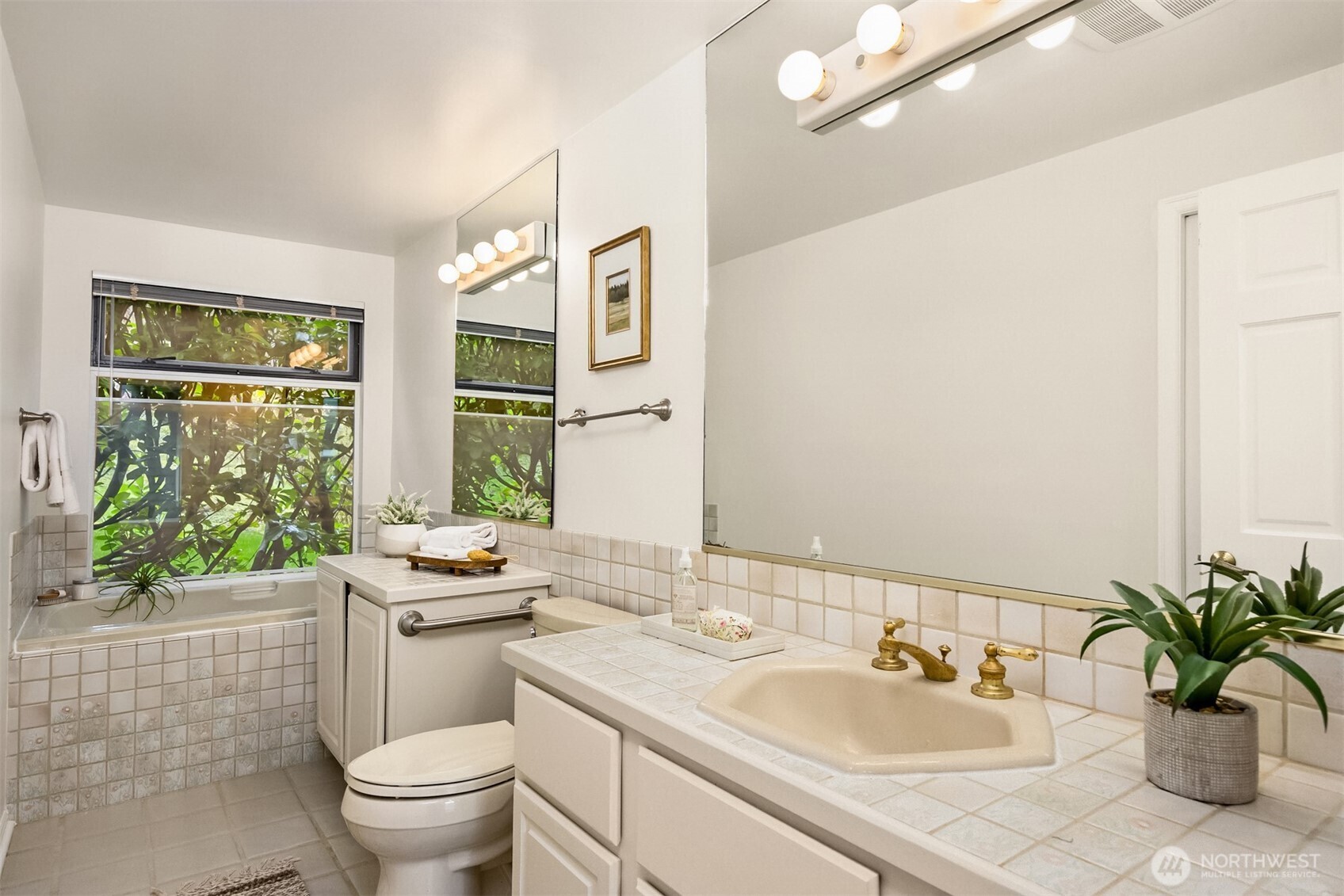 7946 Grand Avenue NE Bainbridge Island WA 98110