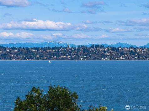 7946 Grand Avenue NE Bainbridge Island WA 98110