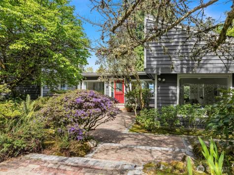 7946 Grand Avenue NE Bainbridge Island WA 98110