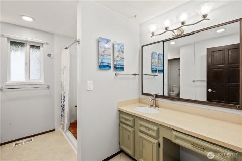 8930 Park Ridge Drive W University Place WA 98467
