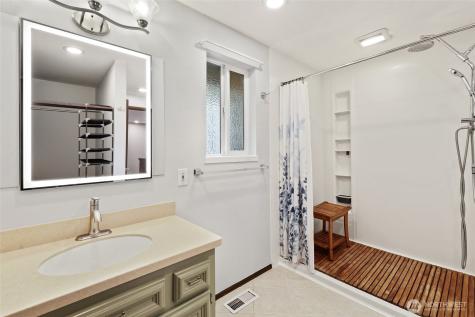 8930 Park Ridge Drive W University Place WA 98467