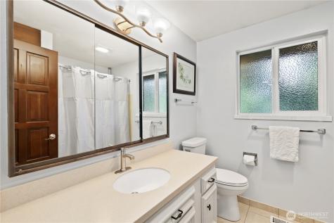 8930 Park Ridge Drive W University Place WA 98467