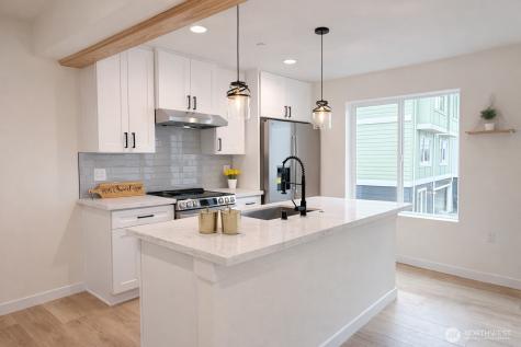 19505 Damson Road Lynnwood WA 98036