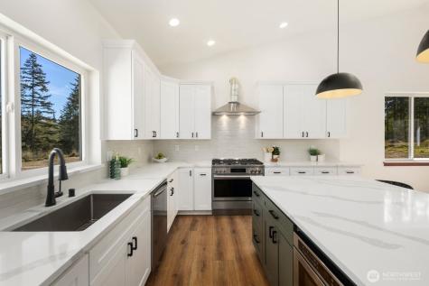 1676 Pedersen Farm Lane Oak Harbor WA 98277