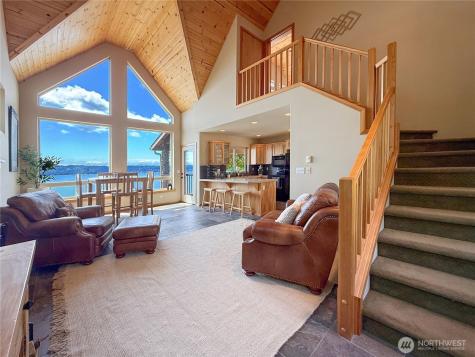 49 Whidbey Island Drive Everett WA 98206