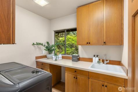 8151 NE Hidden Cove Road Bainbridge Island WA 98110