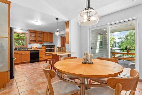 1536 Glen Cove Lane Bellingham WA 98229