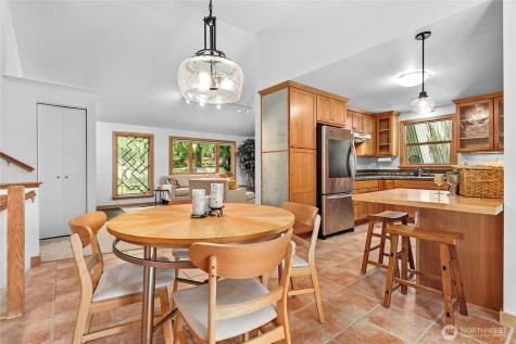 1536 Glen Cove Lane Bellingham WA 98229