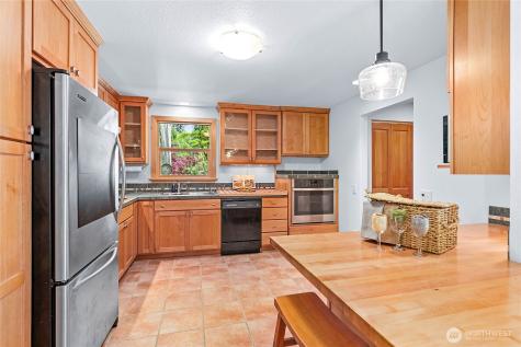 1536 Glen Cove Lane Bellingham WA 98229