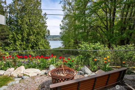 1536 Glen Cove Lane Bellingham WA 98229