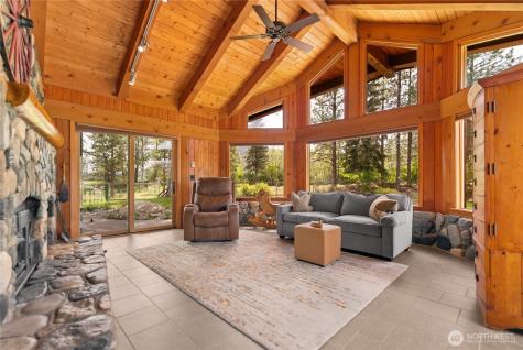 179 Wolf Creek Road Winthrop WA 98862