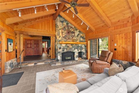 179 Wolf Creek Road Winthrop WA 98862
