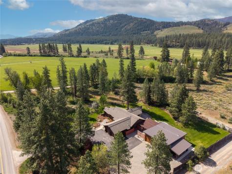 179 Wolf Creek Road Winthrop WA 98862