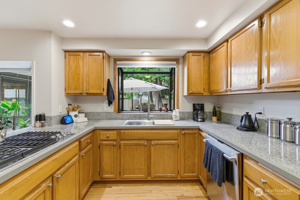 20712 33rd Avenue W Lynnwood WA 98036