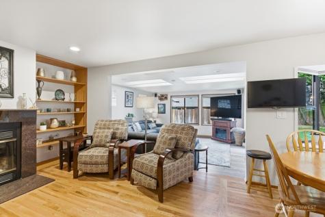 20712 33rd Avenue W Lynnwood WA 98036