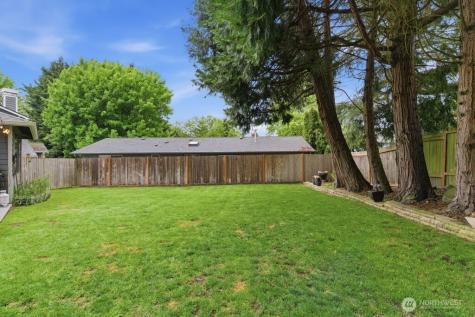 20712 33rd Avenue W Lynnwood WA 98036