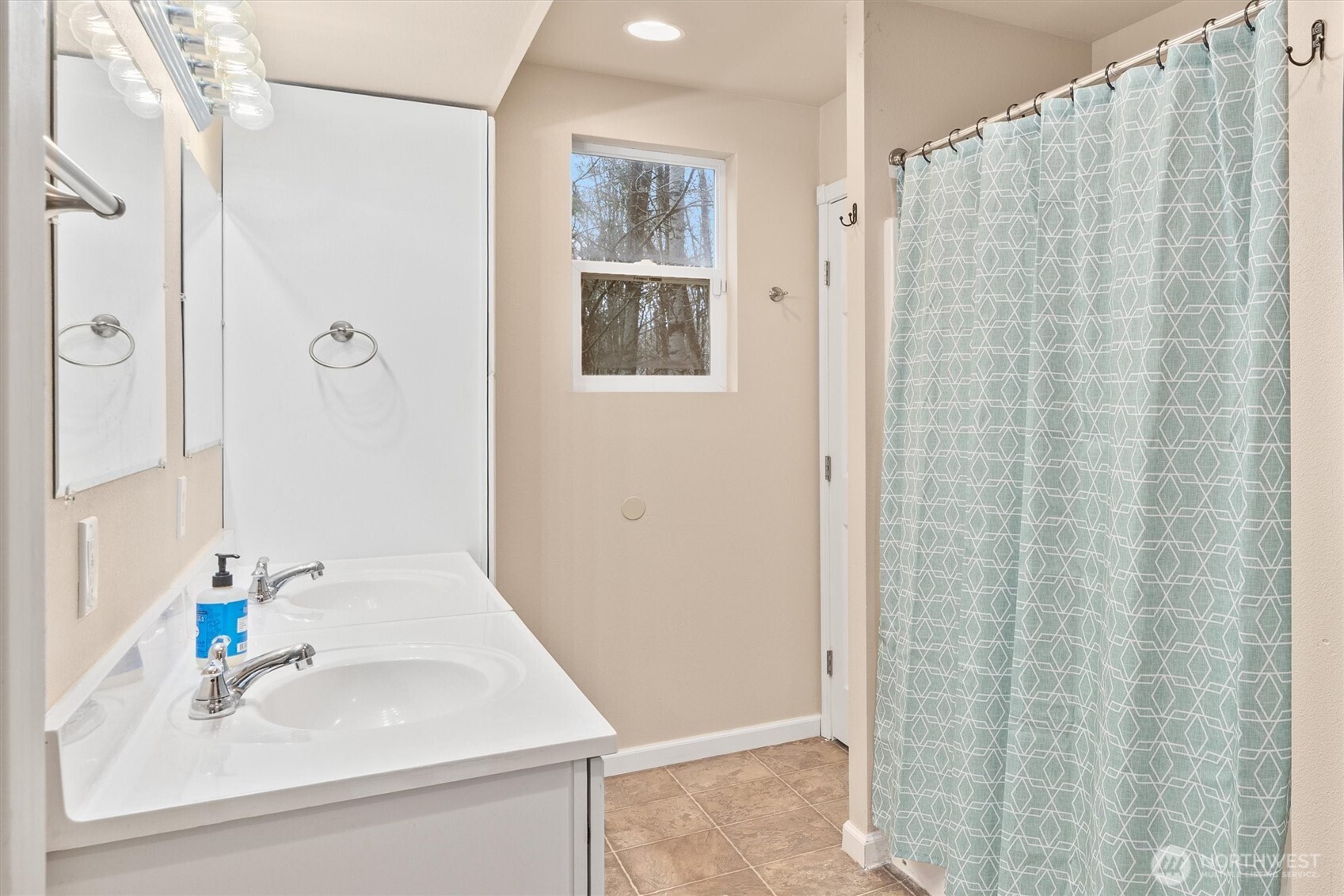 120 W Prairie Loop Road Elma WA 98541