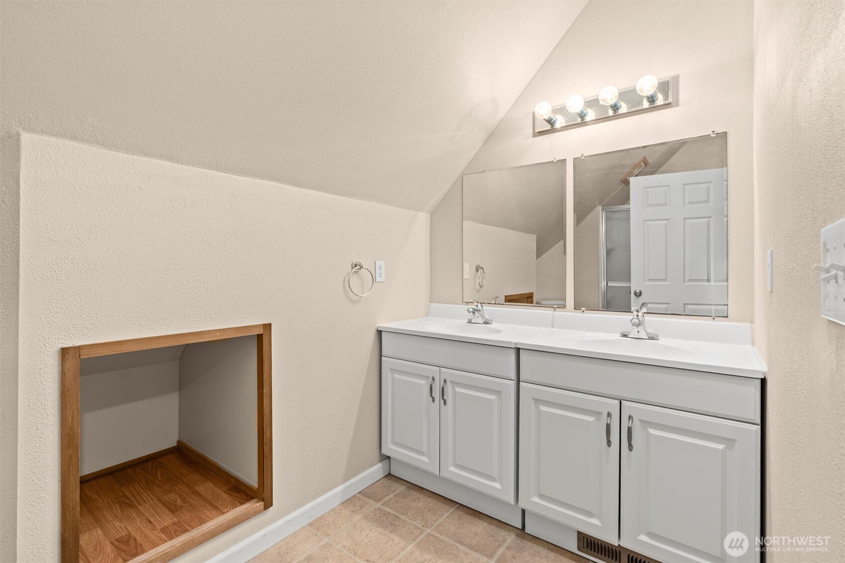 120 W Prairie Loop Road Elma WA 98541