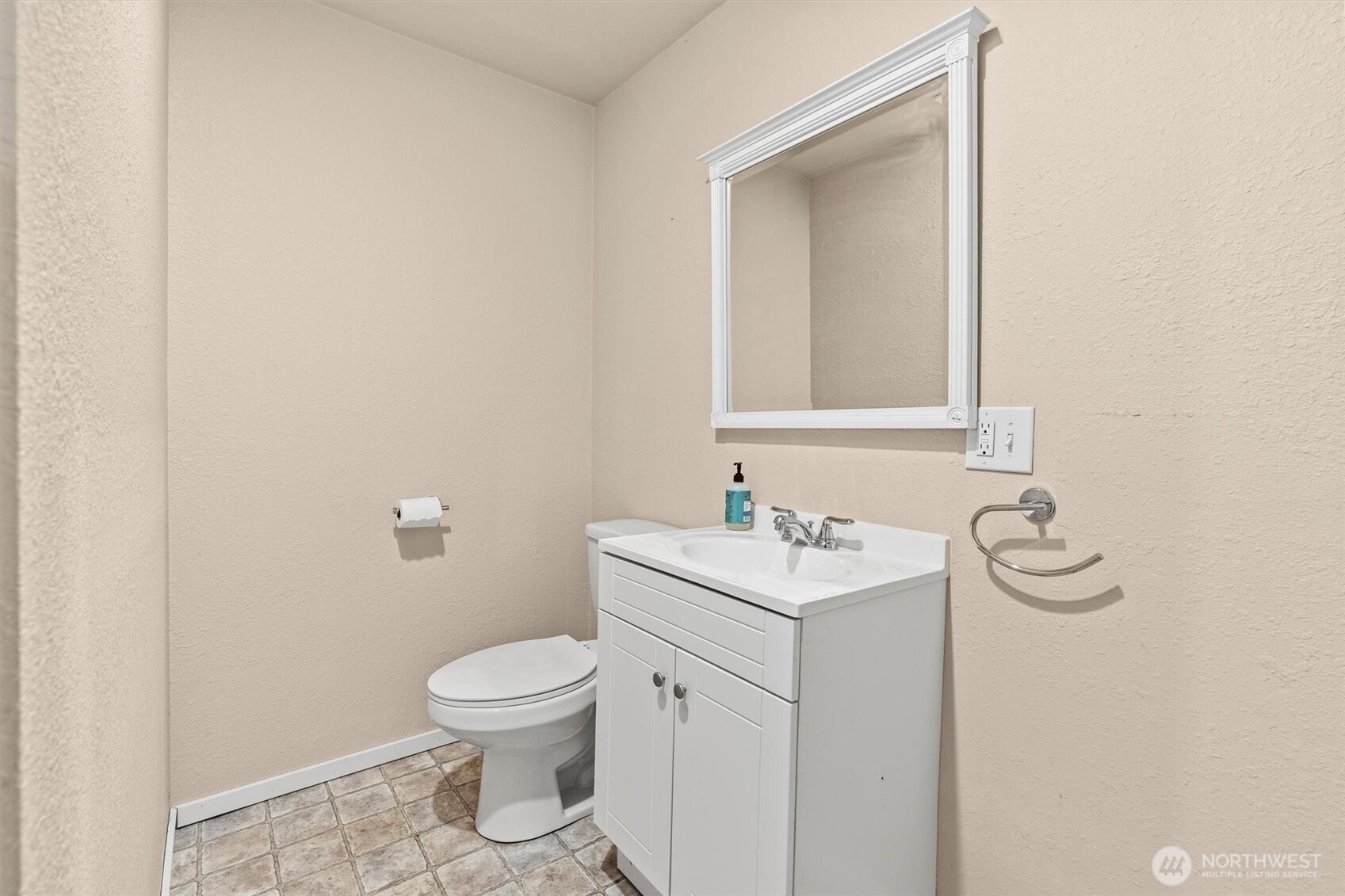 120 W Prairie Loop Road Elma WA 98541