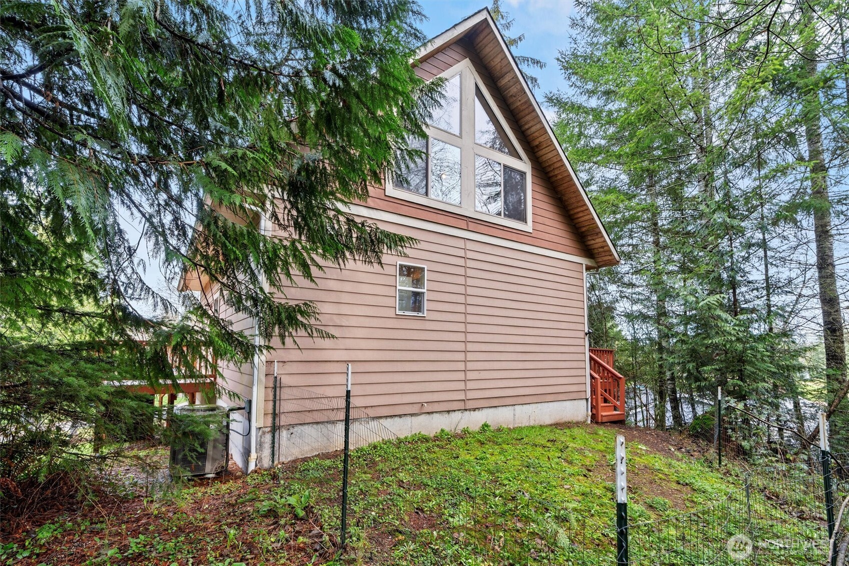 120 W Prairie Loop Road Elma WA 98541