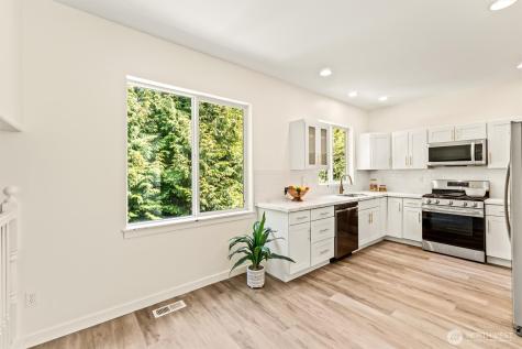 17715 8th Place W Lynnwood WA 98037