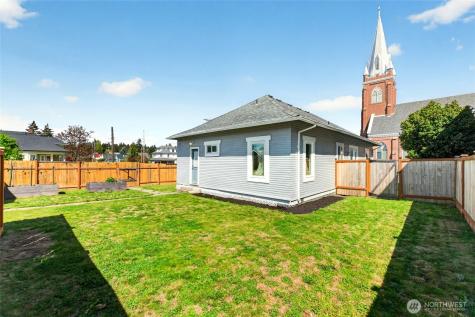 5802 S Warner Street Tacoma WA 98409