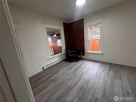517 Water Street South Bend WA 98586