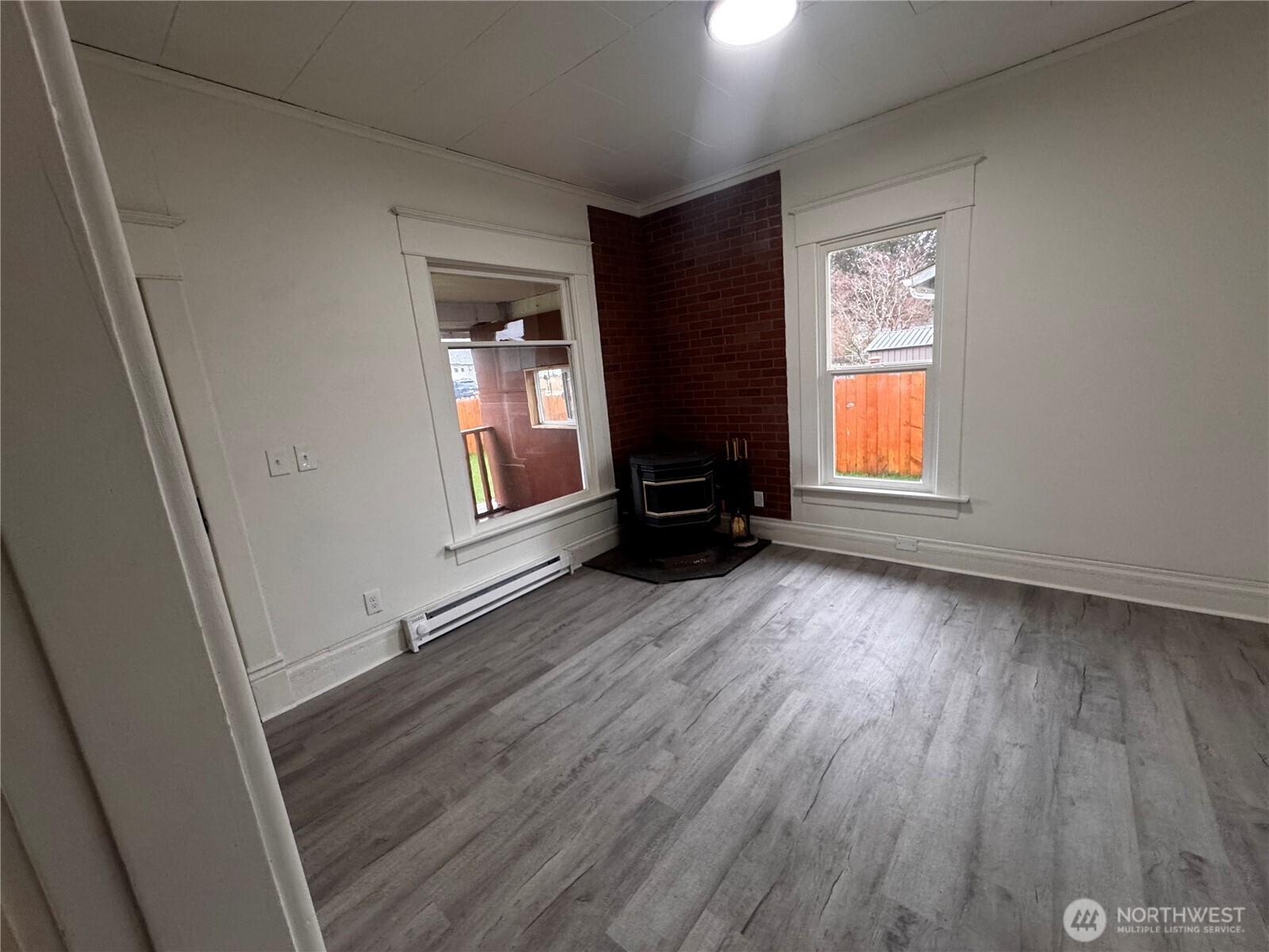517 Water Street South Bend WA 98586