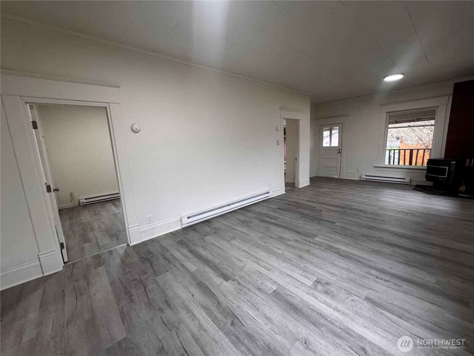 517 Water Street South Bend WA 98586
