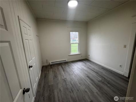 517 Water Street South Bend WA 98586