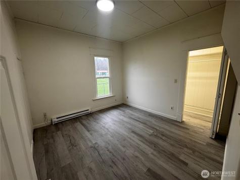 517 Water Street South Bend WA 98586